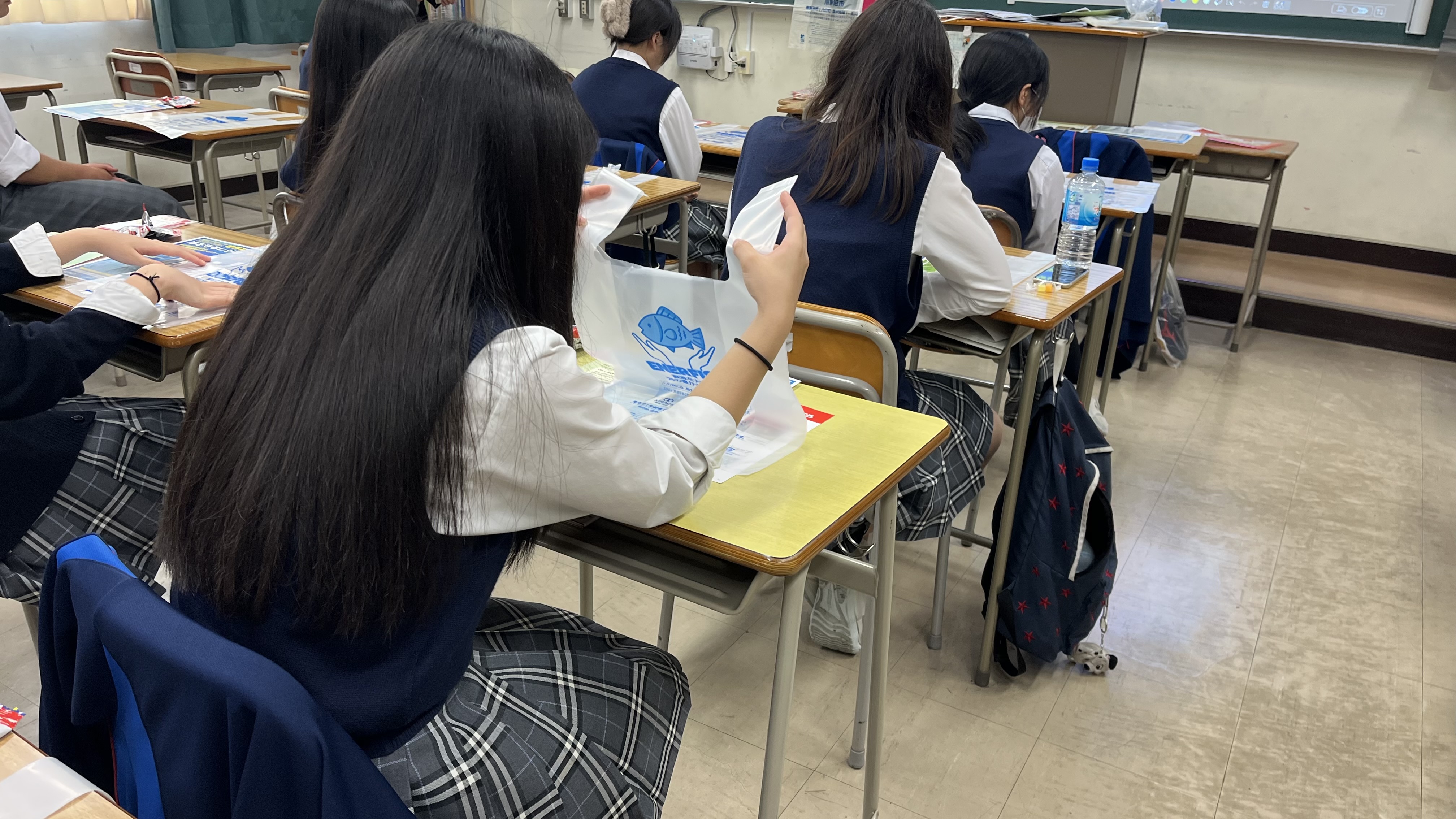 環境問題についての出張授業を開催しました